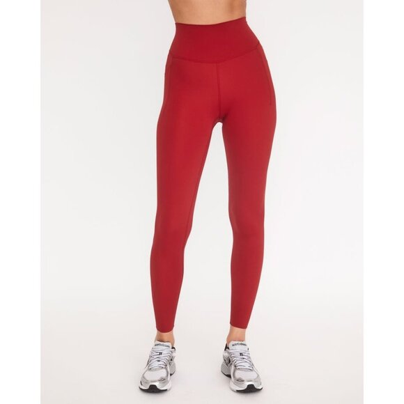 Joja Pocket Spin Leggings in Cardinal - Picture 2 of 5